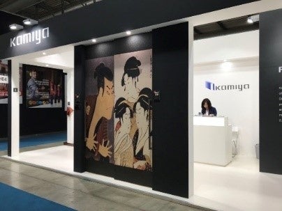 イタリアの展示会「MADE EXPO 2019」に 当社が出展した浮世絵モチーフのドア「FS」