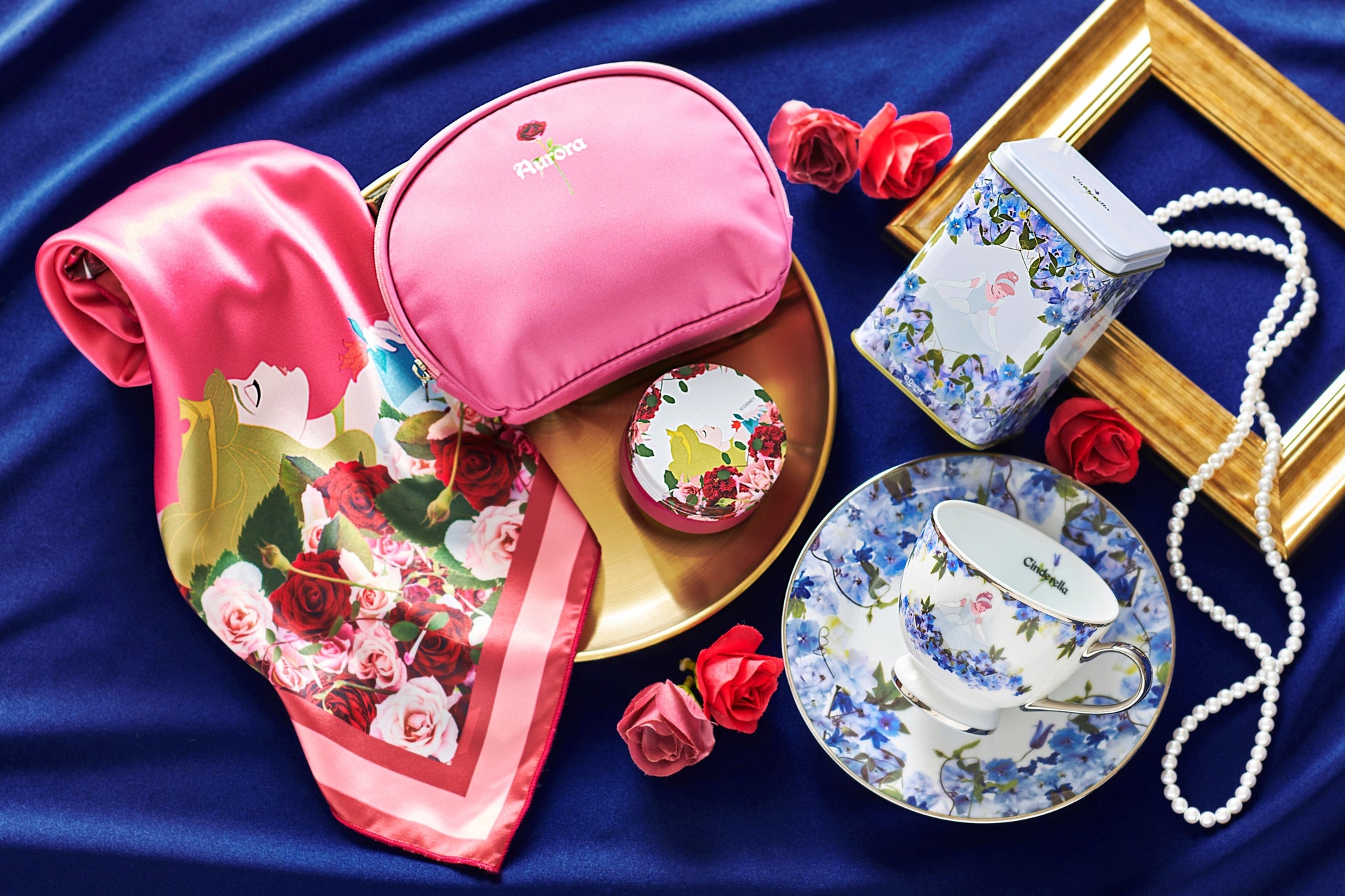 Disney Artist Collection By Nicolai Bergmann からシンデレラとオーロラ姫 をフラワーデザインで彩ったアイテムを4月12日 火 より順次発売 ウォルト ディズニー ジャパン株式会社のプレスリリース Disney Artist Collection By Nicolai Bergmann からシンデレラとオーロラ姫 をフラワーデザインで彩ったアイテムを4月12日 火 より順次発売 ウォルト ディズニー ジャパン株式会社のプレスリリース