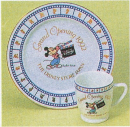 30年間の感謝を込めて 期間限定でディズニーストアが全国各地を巡回 8月21日 日 より Disney Store 30th Anniversary Pop Up Museum がスタート ウォルト ディズニー ジャパン株式会社のプレスリリース