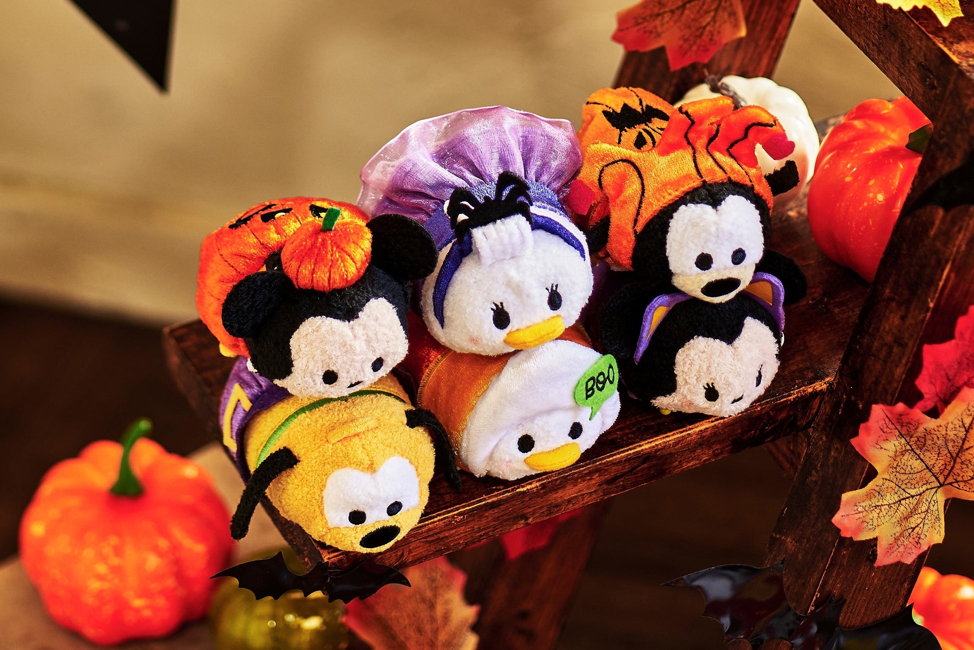 今年のディズニーストアのハロウィーンテーマは ミッキー フレンズのレトロpopな仮装パーティー アメリカのディズニー パーク商品を中心に9月1日 木 より順次発売 ウォルト ディズニー ジャパン株式会社のプレスリリース 今年のディズニーストアのハロウィーンテーマは ミッキー フレンズのレトロpopな仮装パーティー アメリカのディズニー パーク商品を中心に9月1日 木 より順次発売 ウォルト ディズニー ジャパン株式会社のプレスリリース