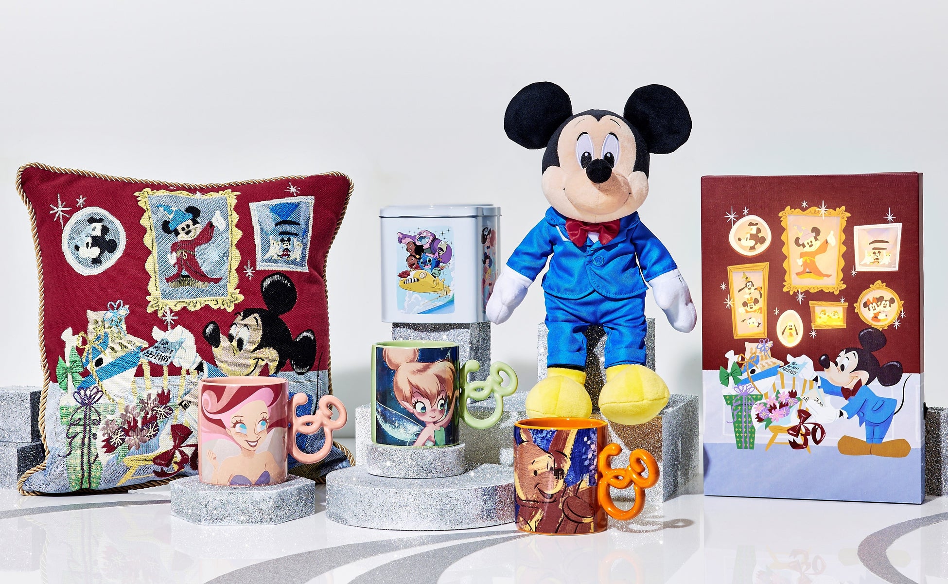 グローバルに活躍するディズニーアーティストたちのオリジナル描き下ろしアートを使用 ディズニーストア30周年記念 アイテム第4弾が10月21日 金 より新登場 ウォルト ディズニー ジャパン株式会社のプレスリリース グローバルに活躍するディズニーアーティストたちのオリジナル描き下ろしアートを使用 ディズニーストア30周年記念 アイテム第4弾が10月21日 金 より新登場 ウォルト ディズニー ジャパン株式会社のプレスリリース