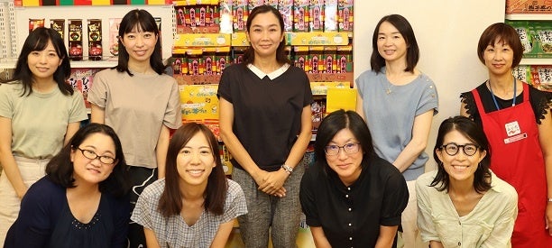社内横断型プロジェクト「永谷園子育てママプロジェクト」のメンバー