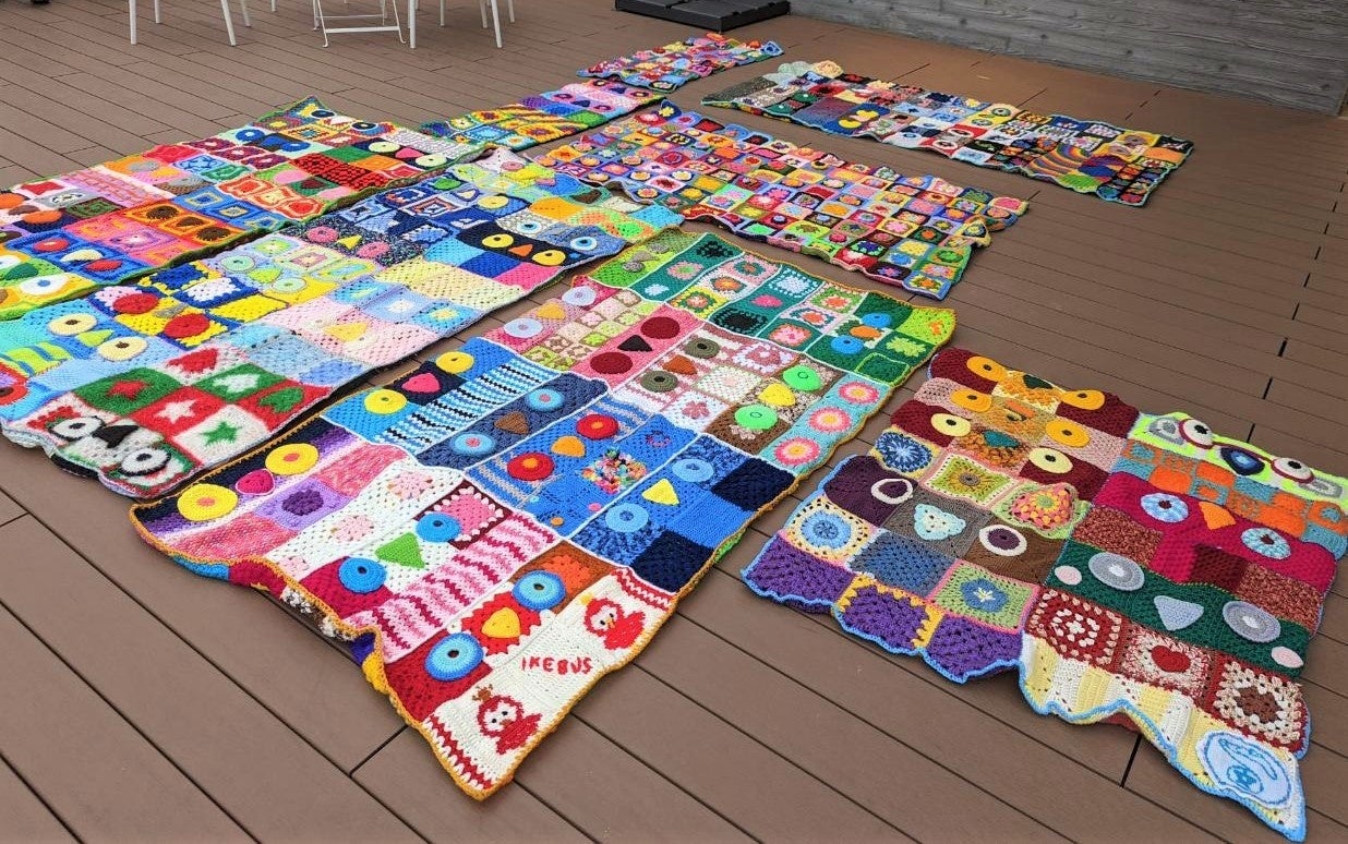 大小計９枚のラグを制作