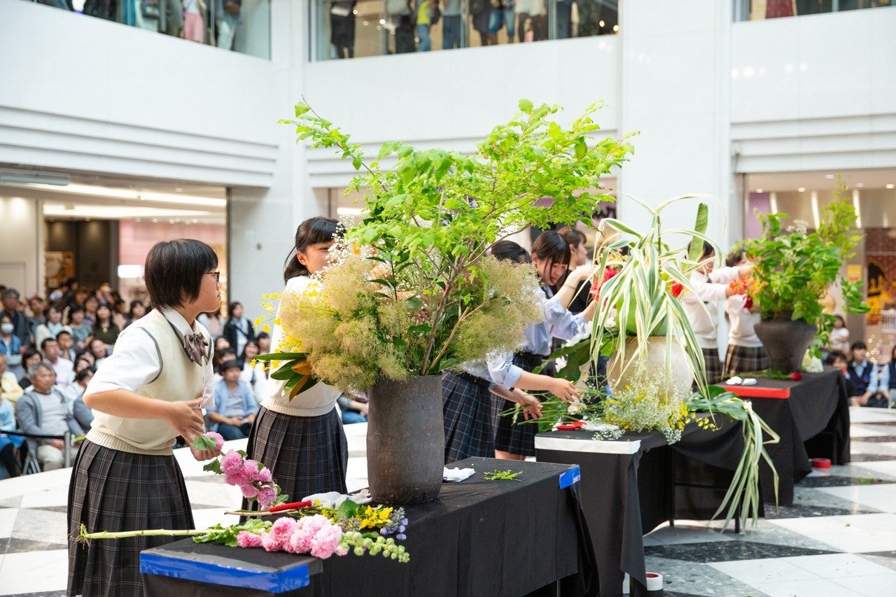 全国高校生花いけバトル 関東大会 22 6月19日 日 13 00 開演 サンシャインシティ 噴水広場 株式会社サンシャインシティのプレスリリース 全国高校生花いけバトル 関東大会 22 6月19日 日 13 00 開演 サンシャインシティ 噴水広場 株式会社サンシャインシティのプレスリリース