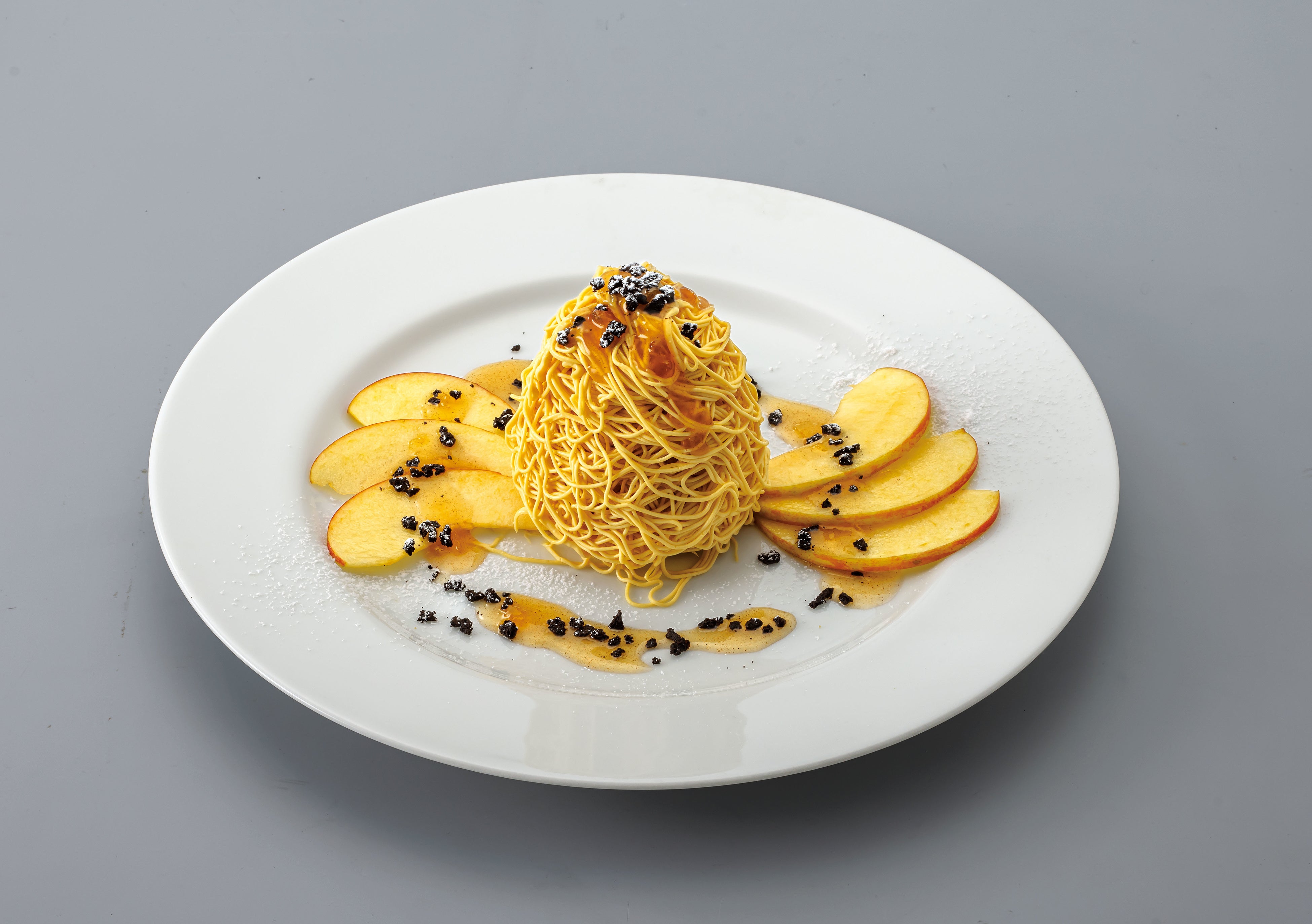 チーズ＆ドリア．スイーツ 「林檎とキャラメルのチーズモンブラン ～夏あかりを添えて～」 990円