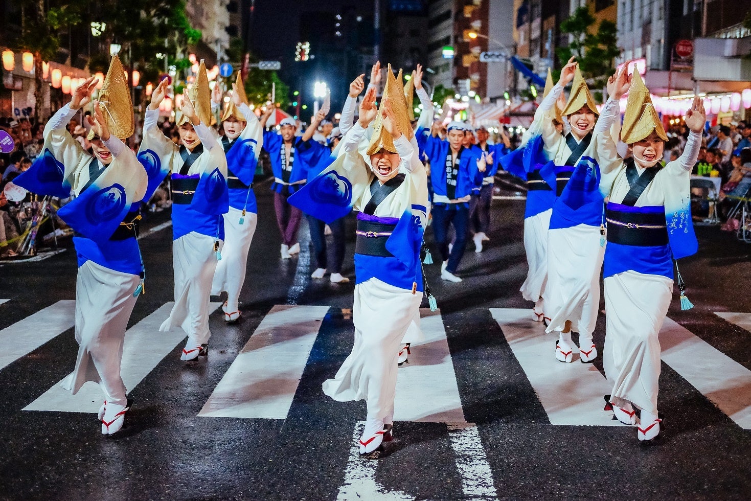 阿波踊り演舞 新粋連(しんすいれん)