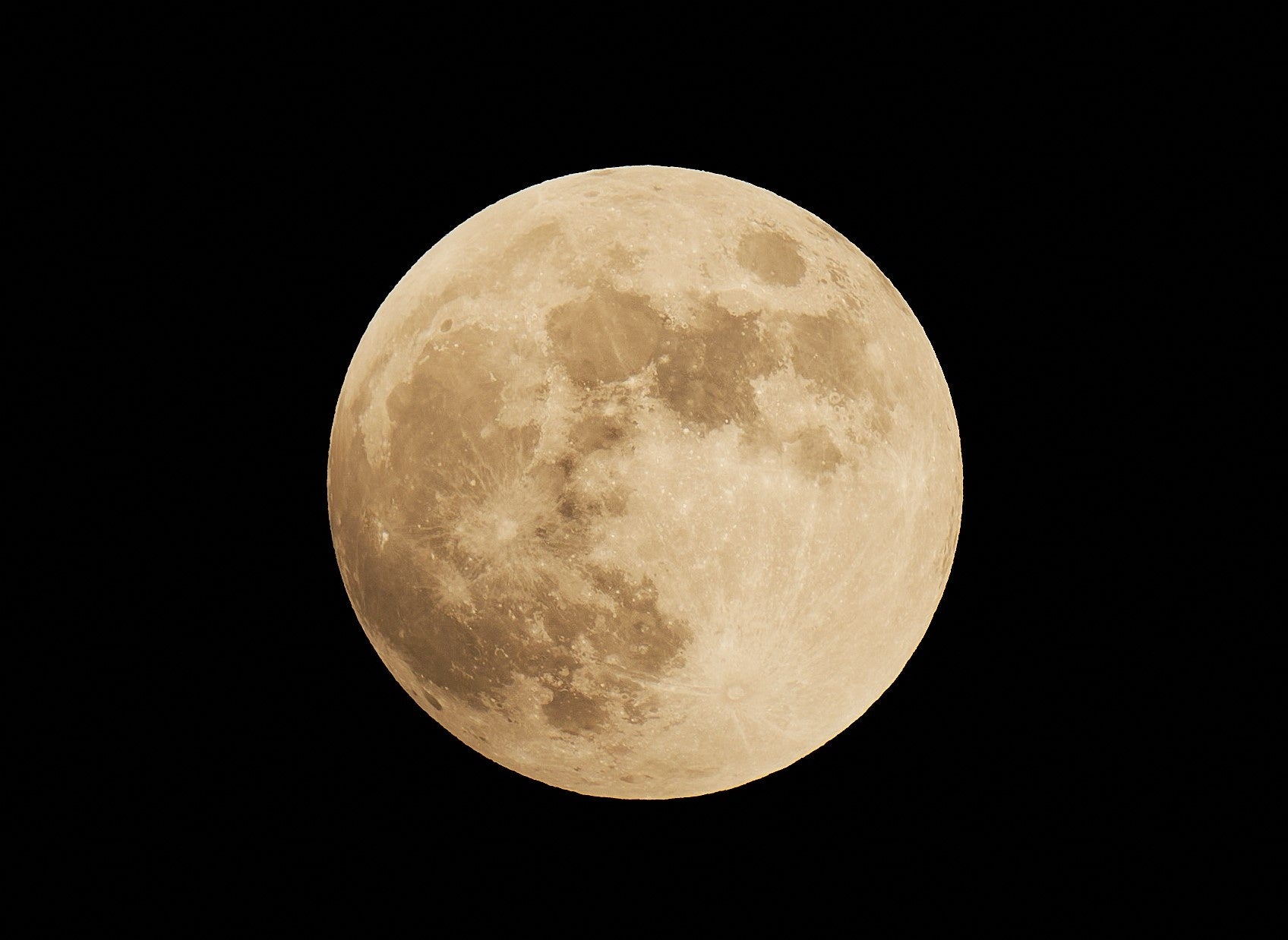 サンシャイン60展望台から撮影した満月