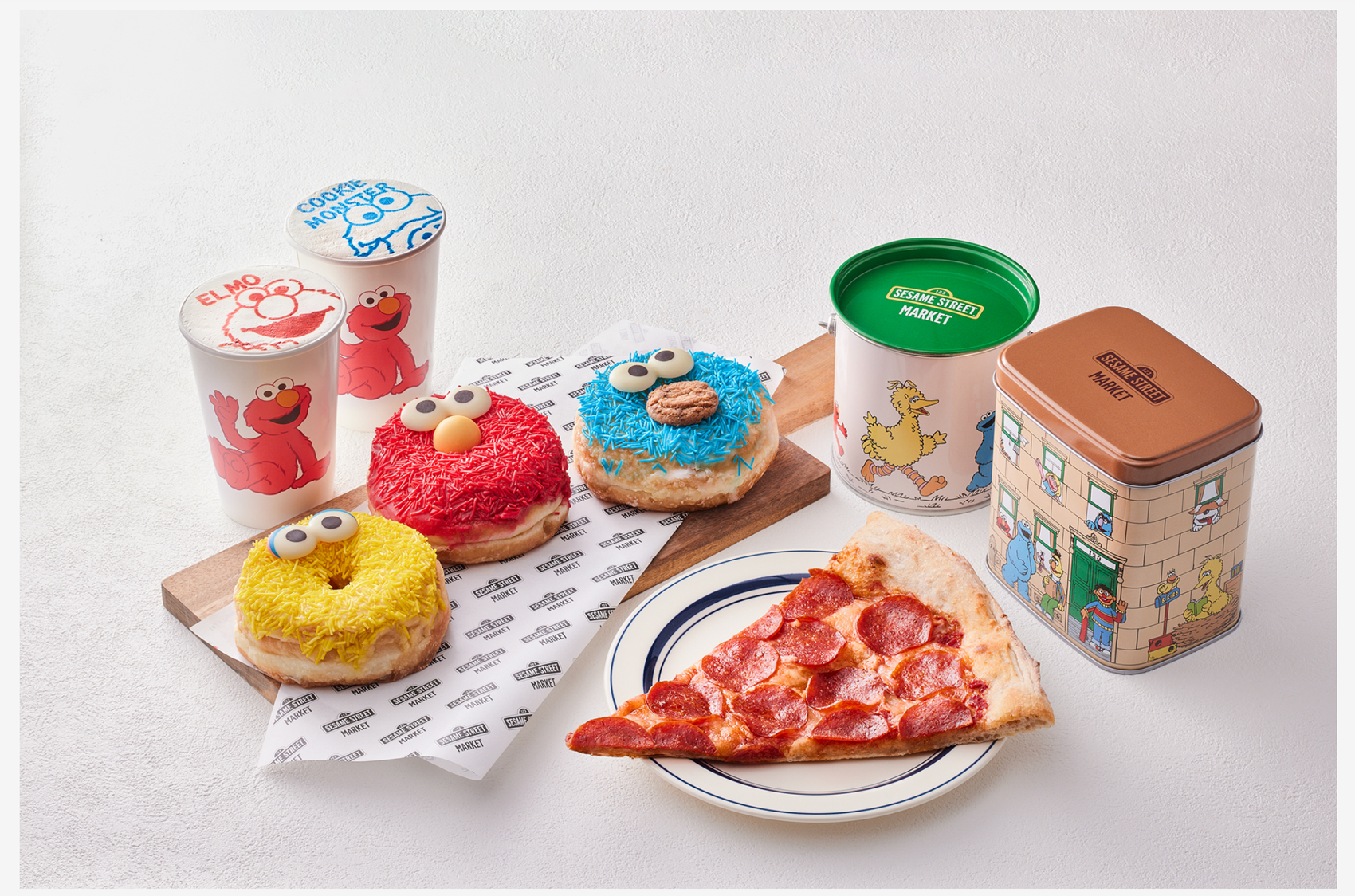 セサミストリートのキャラクターをイメージしたフードやドリンク（テイクアウト可）