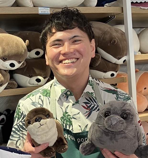 サンシャイン水族館物販担当　庄村侑哉