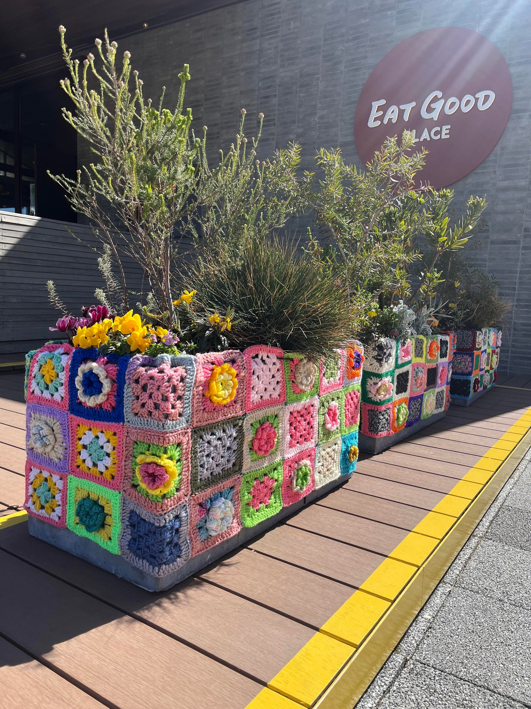 イケ・サンパークに花壇の装飾を寄贈