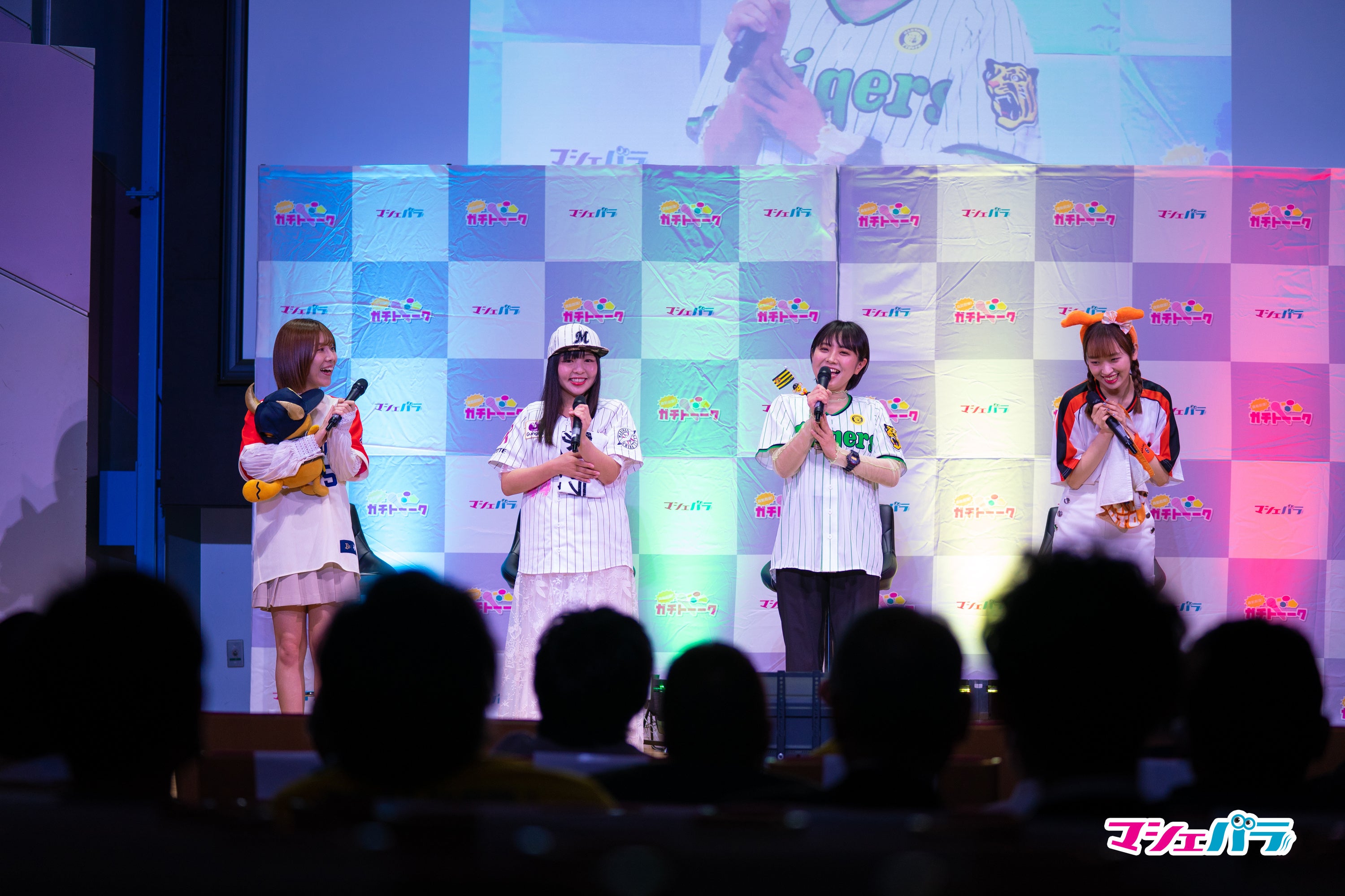 左から大岩根・まーみん・岡里・七瀬