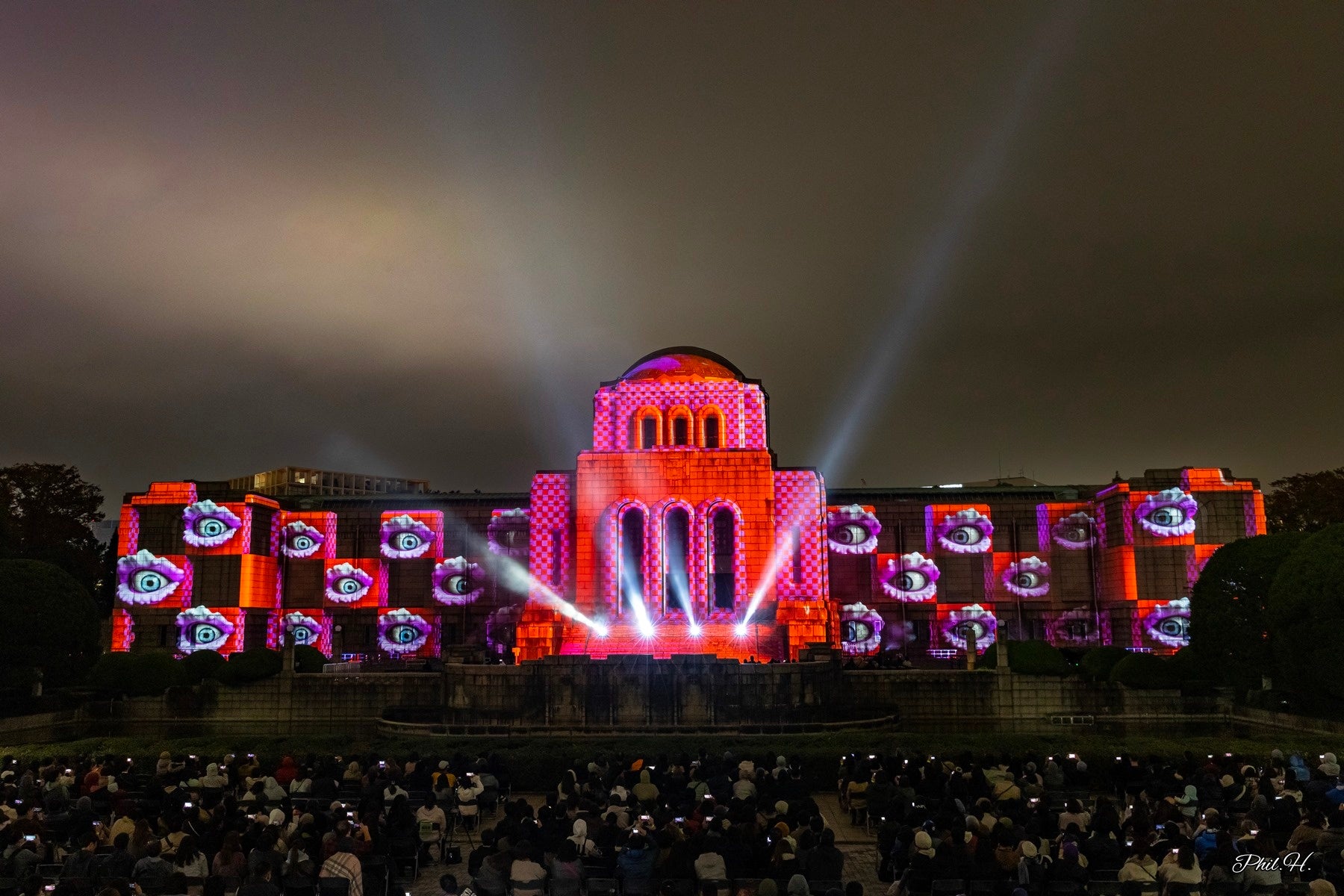 Julia Shamsheieva／WINDOW TO U