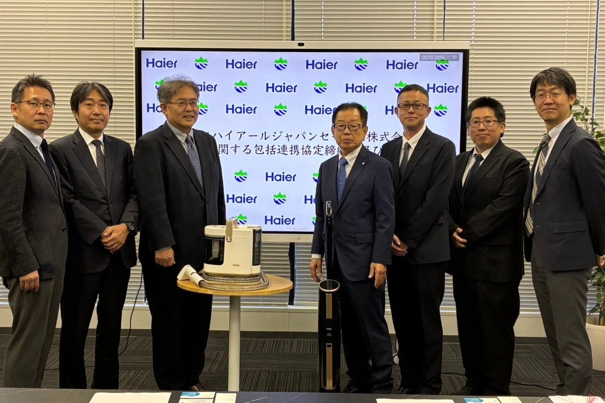 【寒さ対策の新定番】”3秒で発熱”の新技術で進化した「シェアできるモバイルバッテリー機能付き電子カイロ」がリベティから登場!