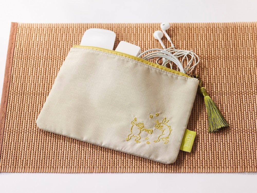 鳥獣戯画タッセルポーチ（ベージュ）