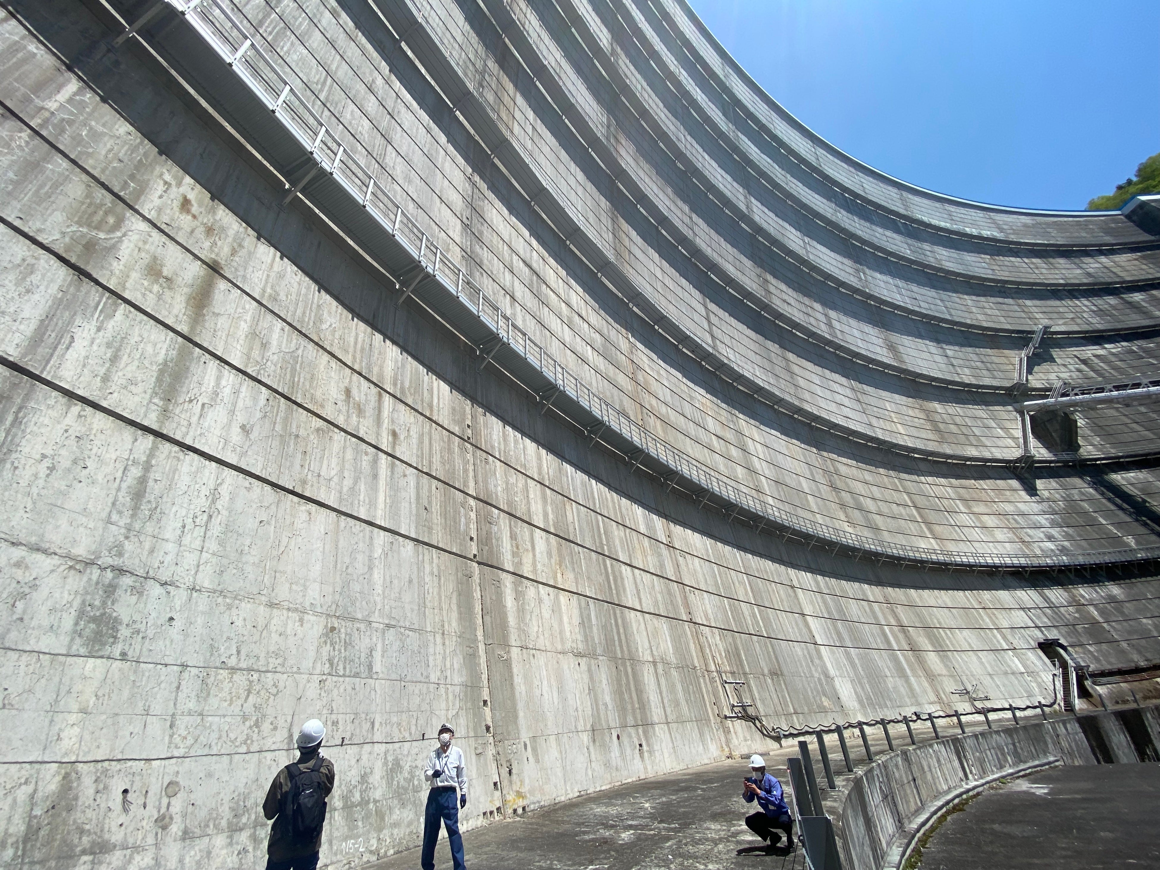 矢木沢ダム堤体