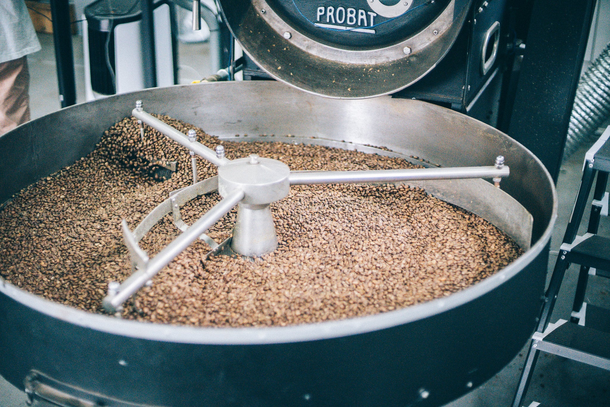 新しく導入した焙煎機 Probat UG22