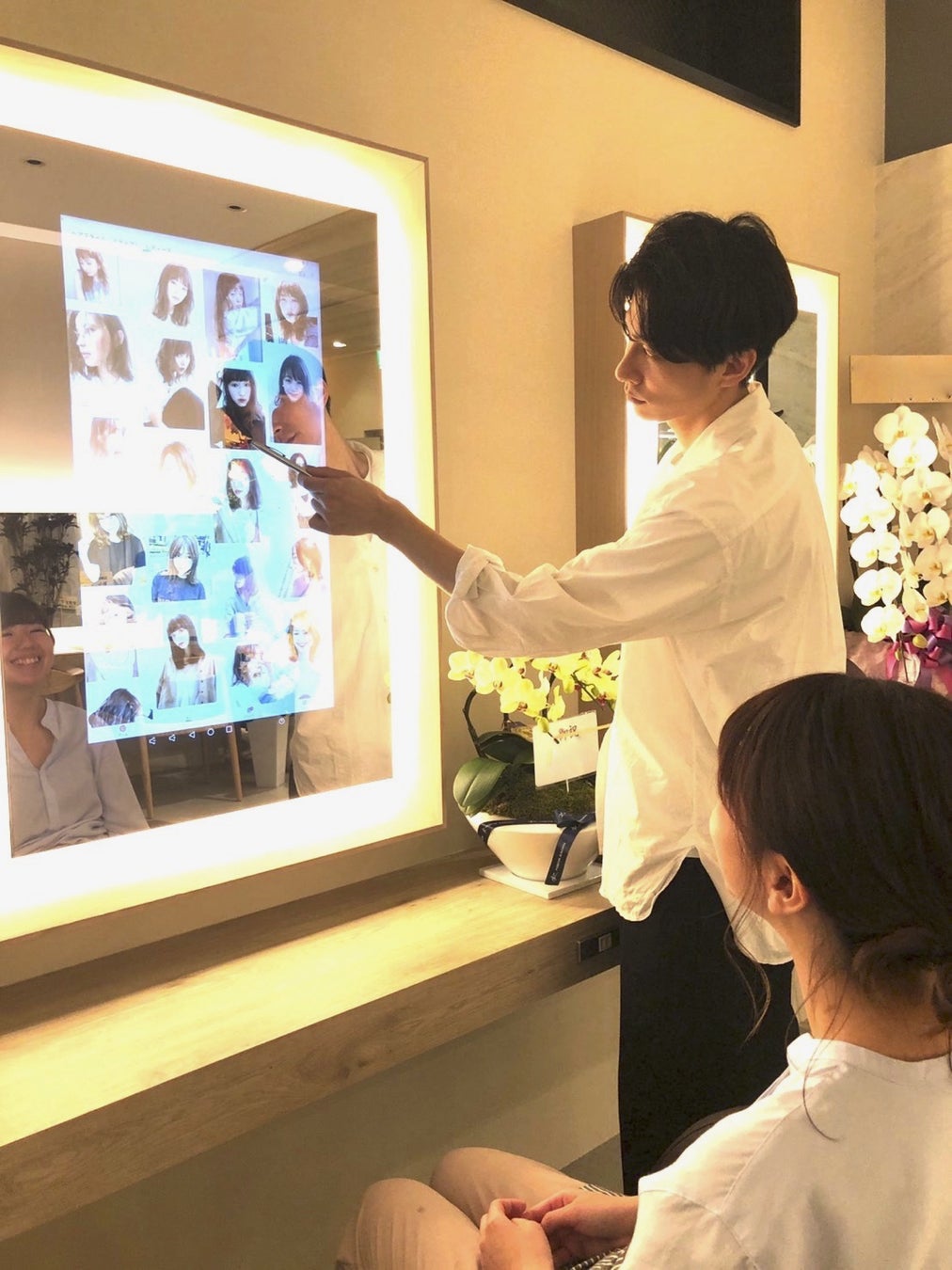 ミラーロイド導入先での利用風景 画像提供:株式会社ミラーロイド