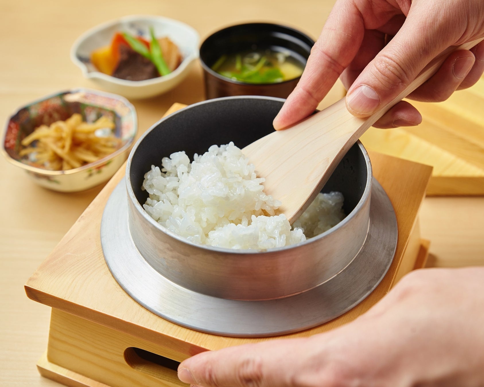 熟成和牛レアハンバーグがリーズナブルに味わえる 釜元はん米衛 中目黒店 6月3日 金 オープン 株式会社 新和のプレスリリース 熟成和牛レアハンバーグがリーズナブルに味わえる 釜元はん米衛 中目黒店 6月3日 金 オープン 株式会社 新和のプレスリリース