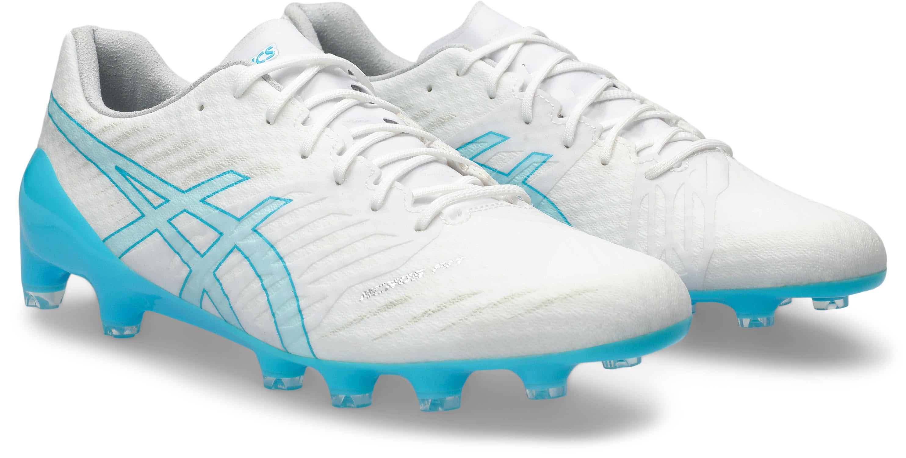 気持ち高ぶる大一番へ向けたサッカー用スパイクシューズコレクション