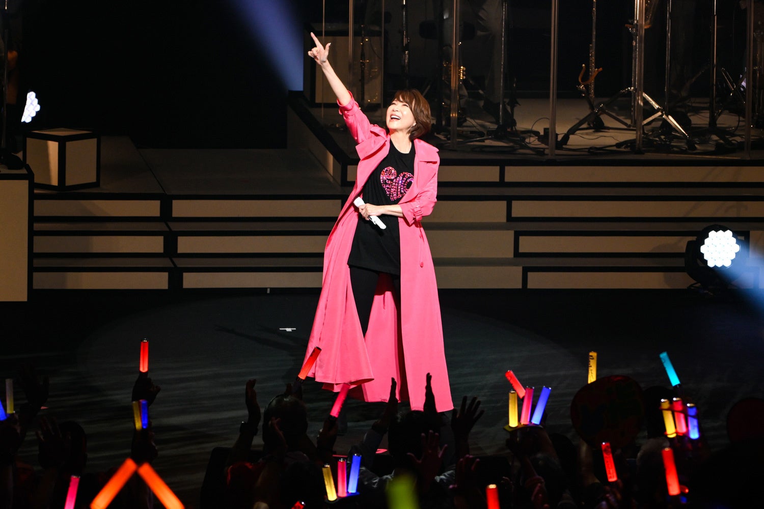 伊藤蘭、デビュー50周年ツアー初日ライブレポ。伊藤蘭のソロ・キャリアがキャンディーズ時代と地続きになっていることを証明した熱狂的なステージ。
