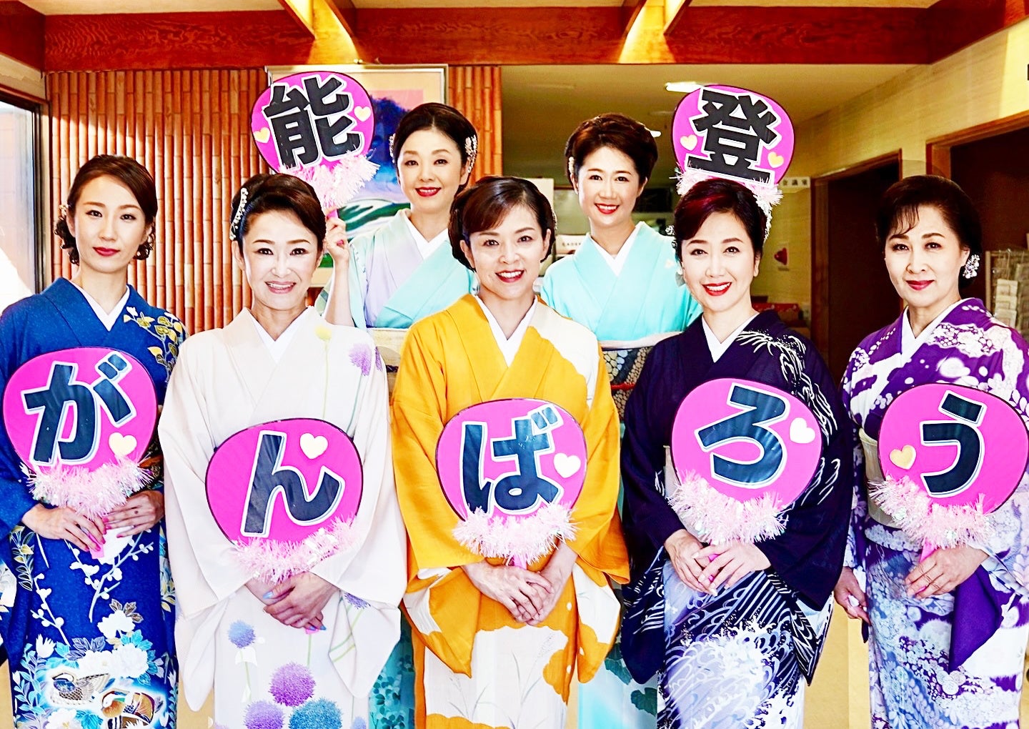 コンサート大成功の美魔女歌手7名