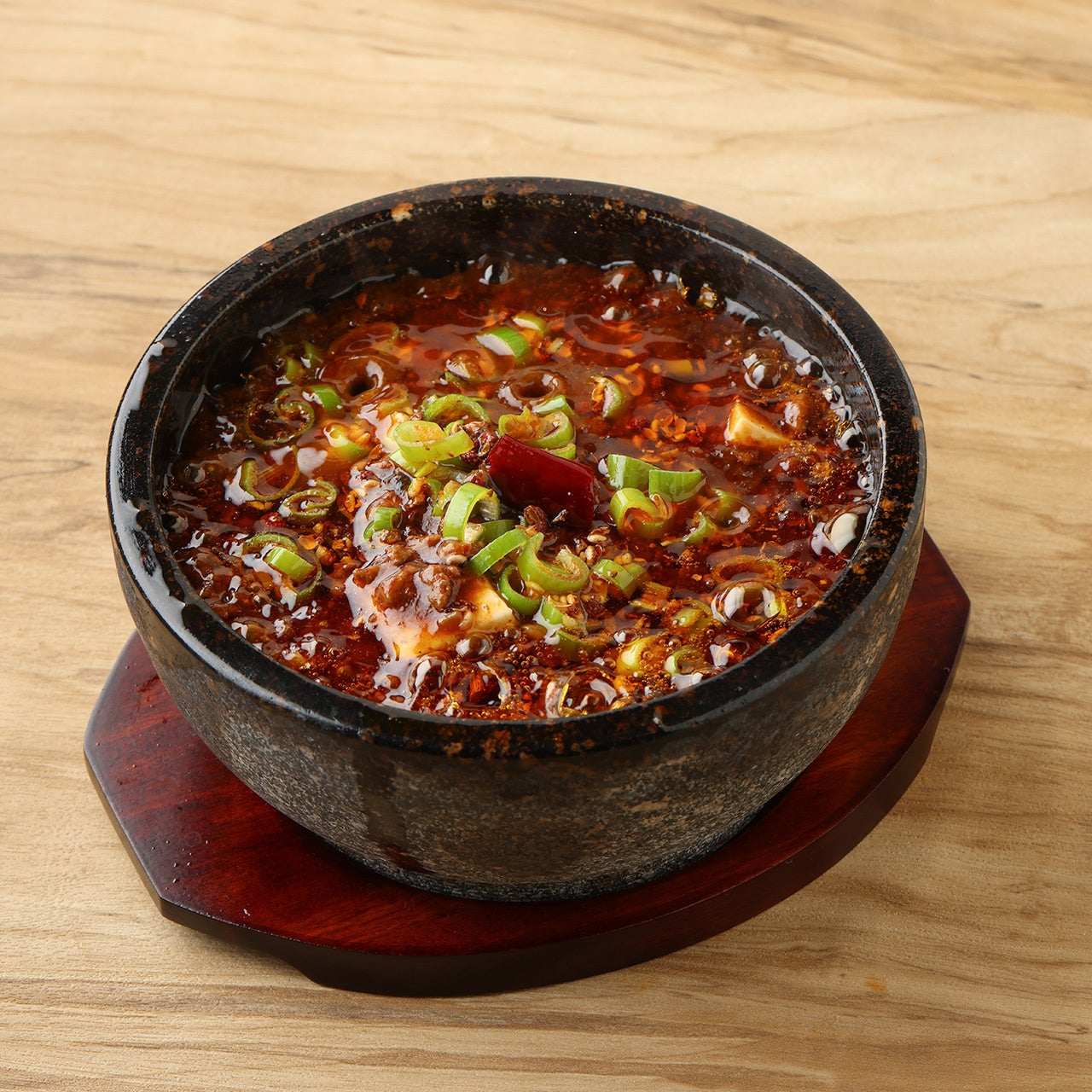 ～熱々辛痺～沸騰石鍋麻婆豆腐