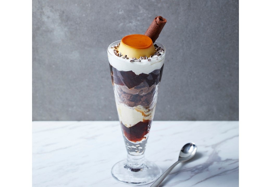 「大人のプリンパフェ 」価格：1,298円（本体価格：1,180円）