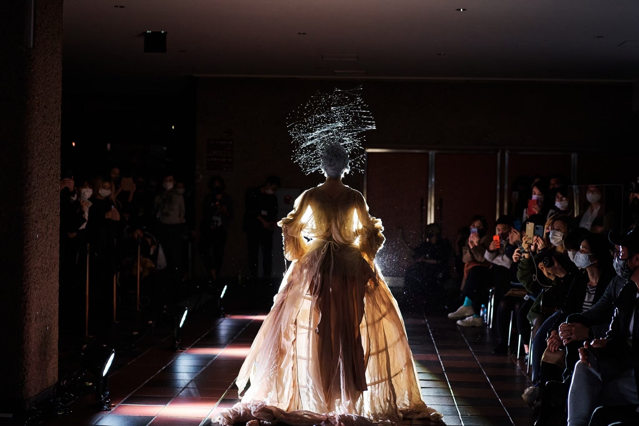 （ARAKI SHIRO ファッションショー・ FADS2020／福岡市美術館にて）