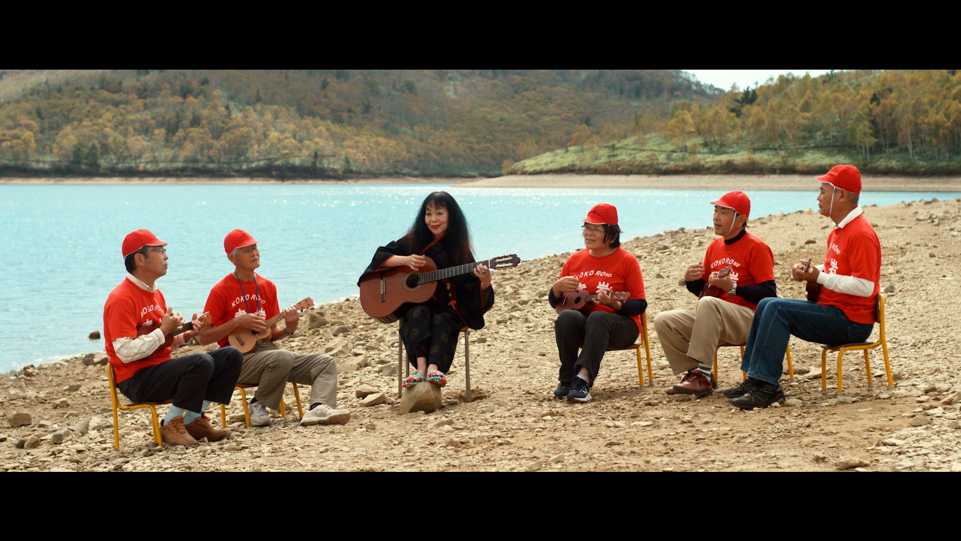 不思議な歌に、ひろ子は吸い寄せられるように…