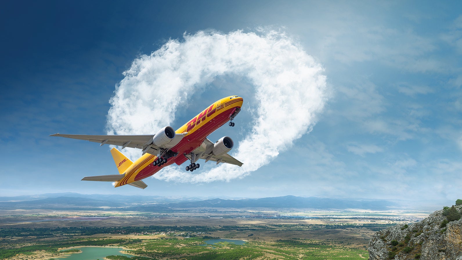 DHLグループは2050年までに排出量ネット・ゼロを目指す