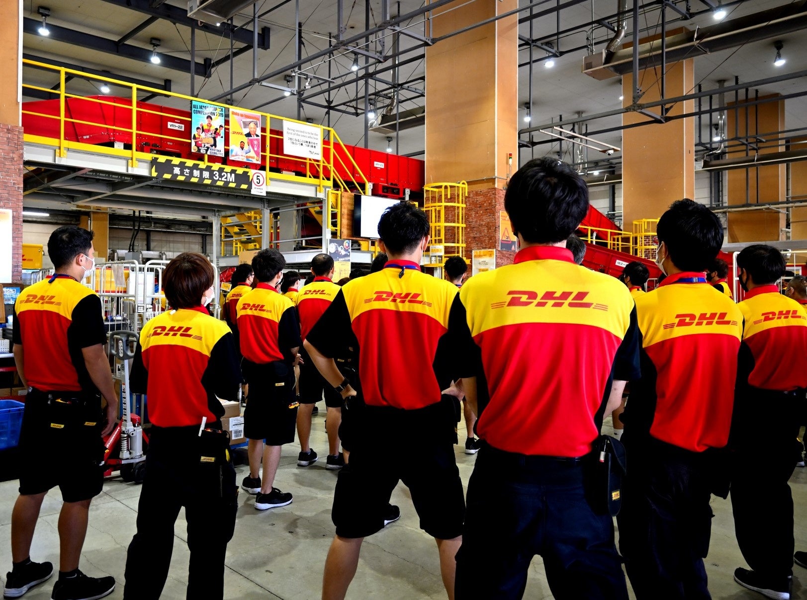 DHLジャパンの従業員たち