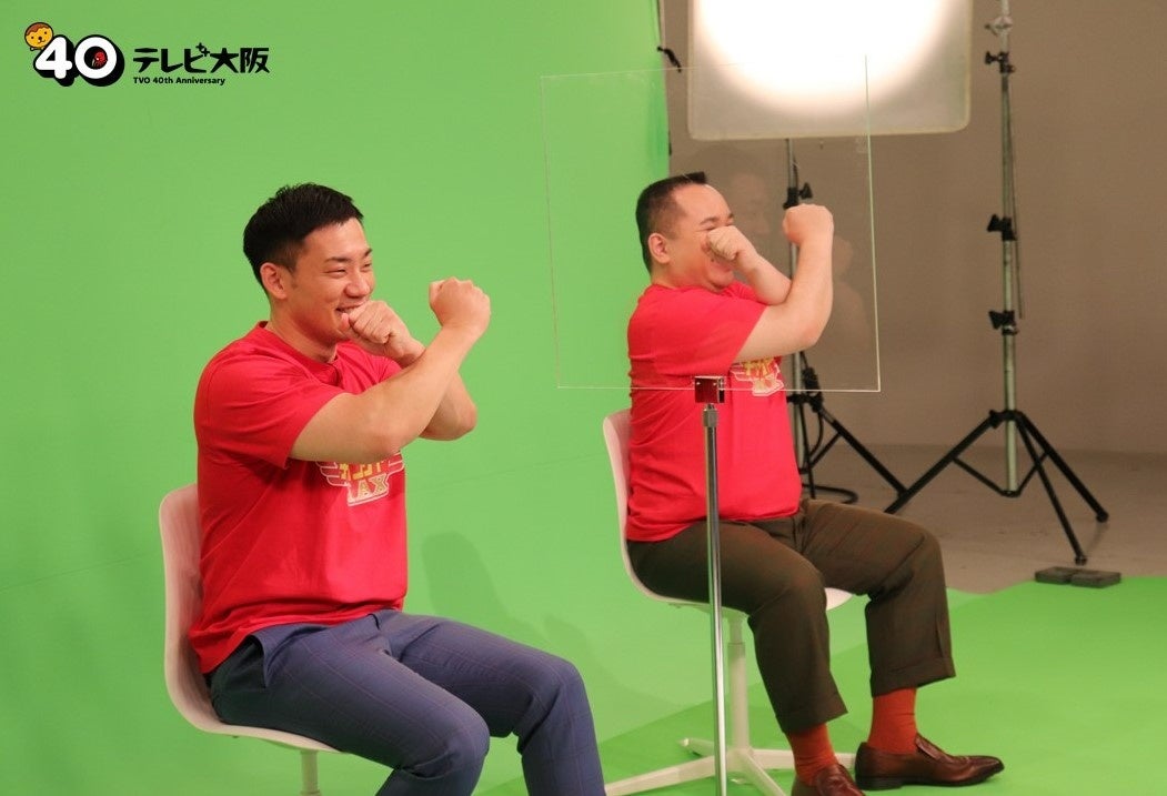 チャリンジャ―MAX！と叫ぶミルクボーイの2人