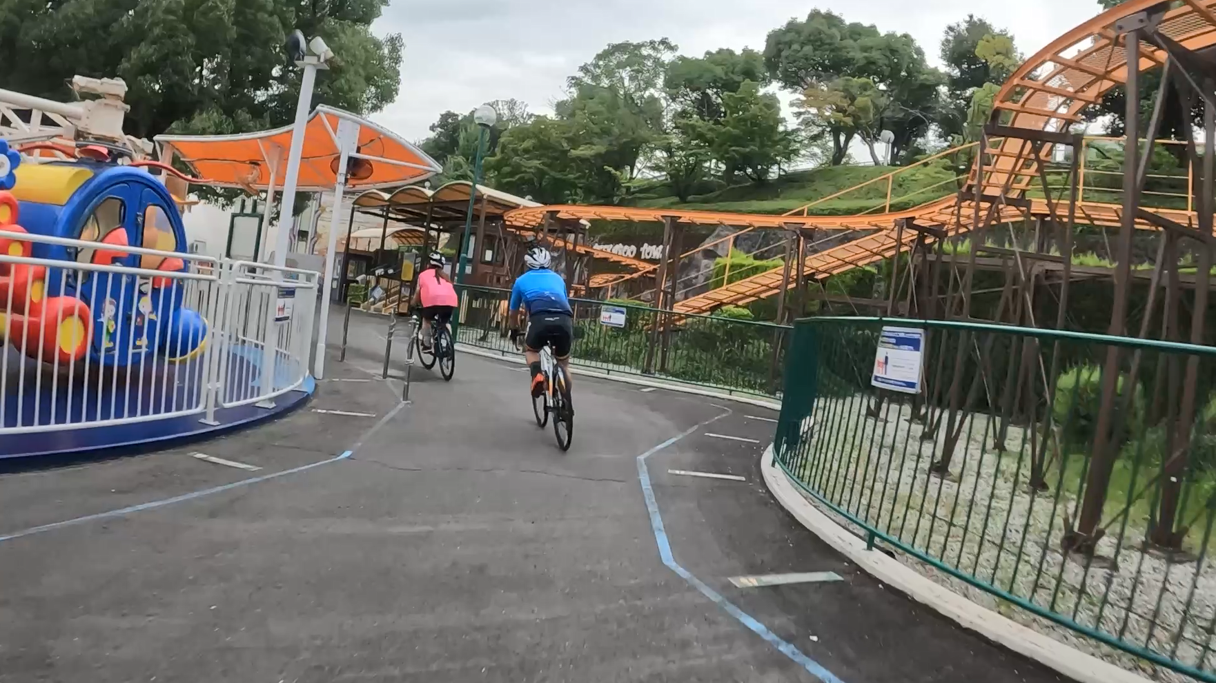 YouTuberあむちゃんを追いかける安田大サーカス団長安田 撮影@ひらかたパーク