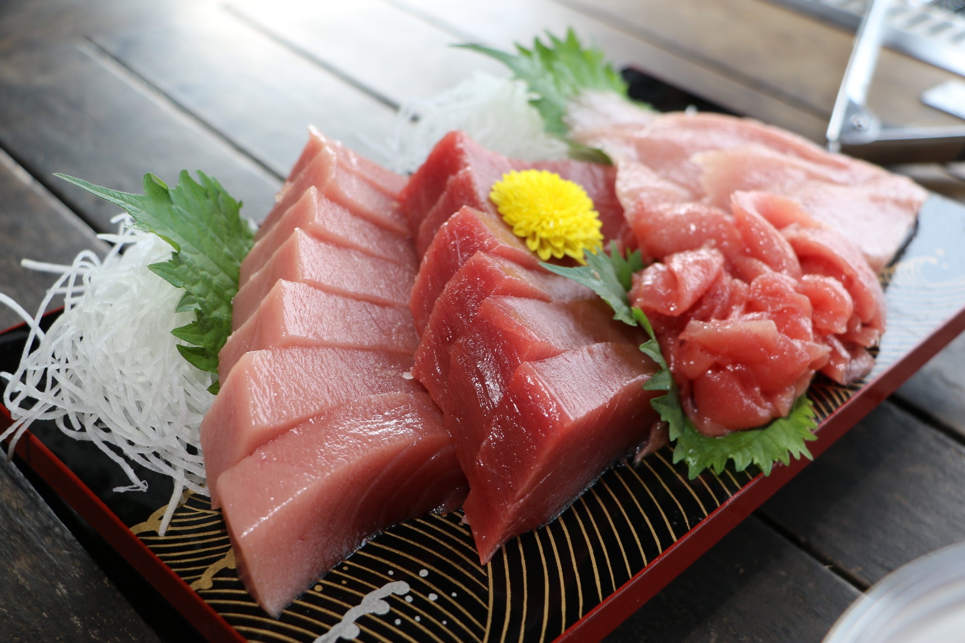 マグロの超希少部位「カマトロ」って?進化系!?真っ黒な「和歌山ラーメン」のお味は?「おとな旅あるき旅」冬の和歌山 ひと味違う美味いもん巡り ...