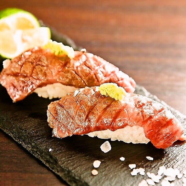 近江牛炙り寿司（赤身）