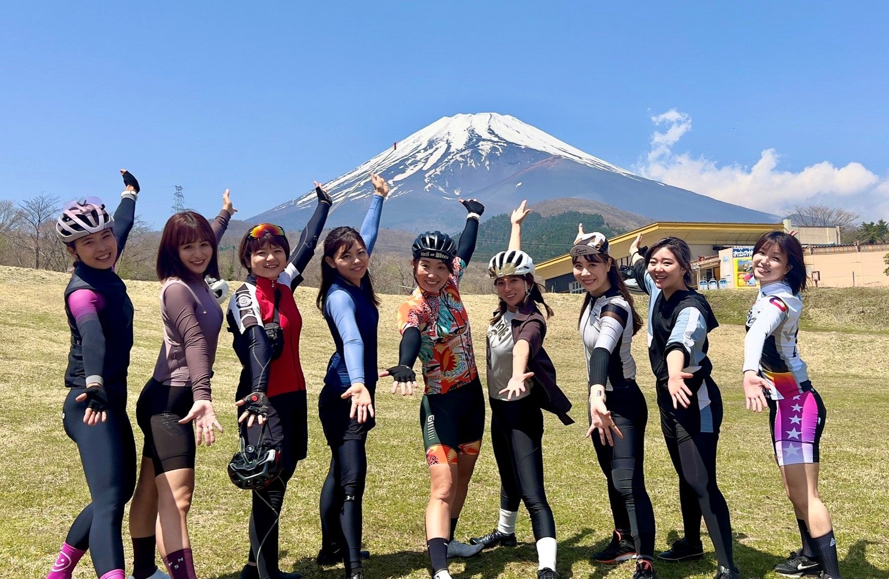 女性出演者