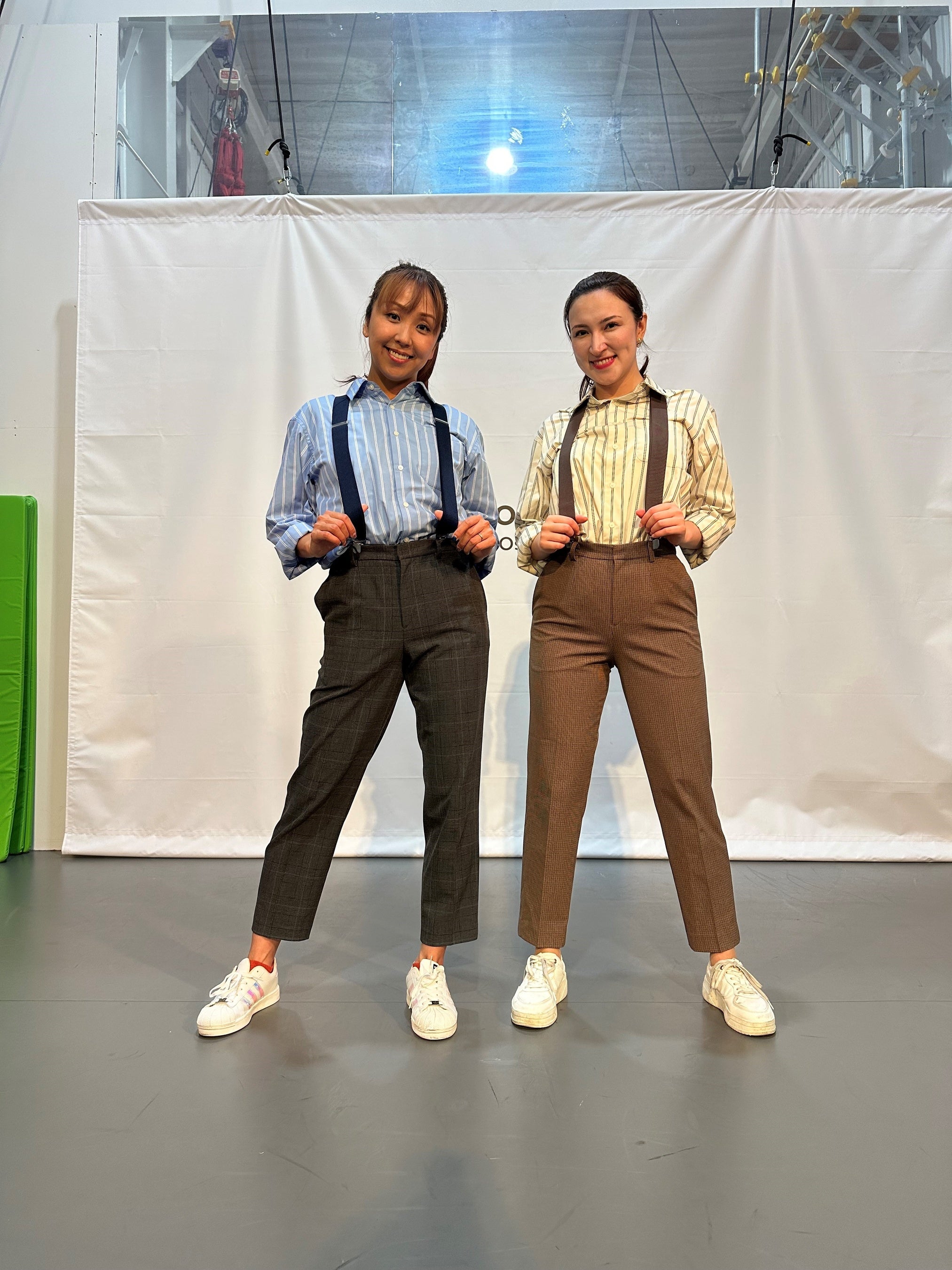 NoN先生（左）とウーデンアナウンサー（右）