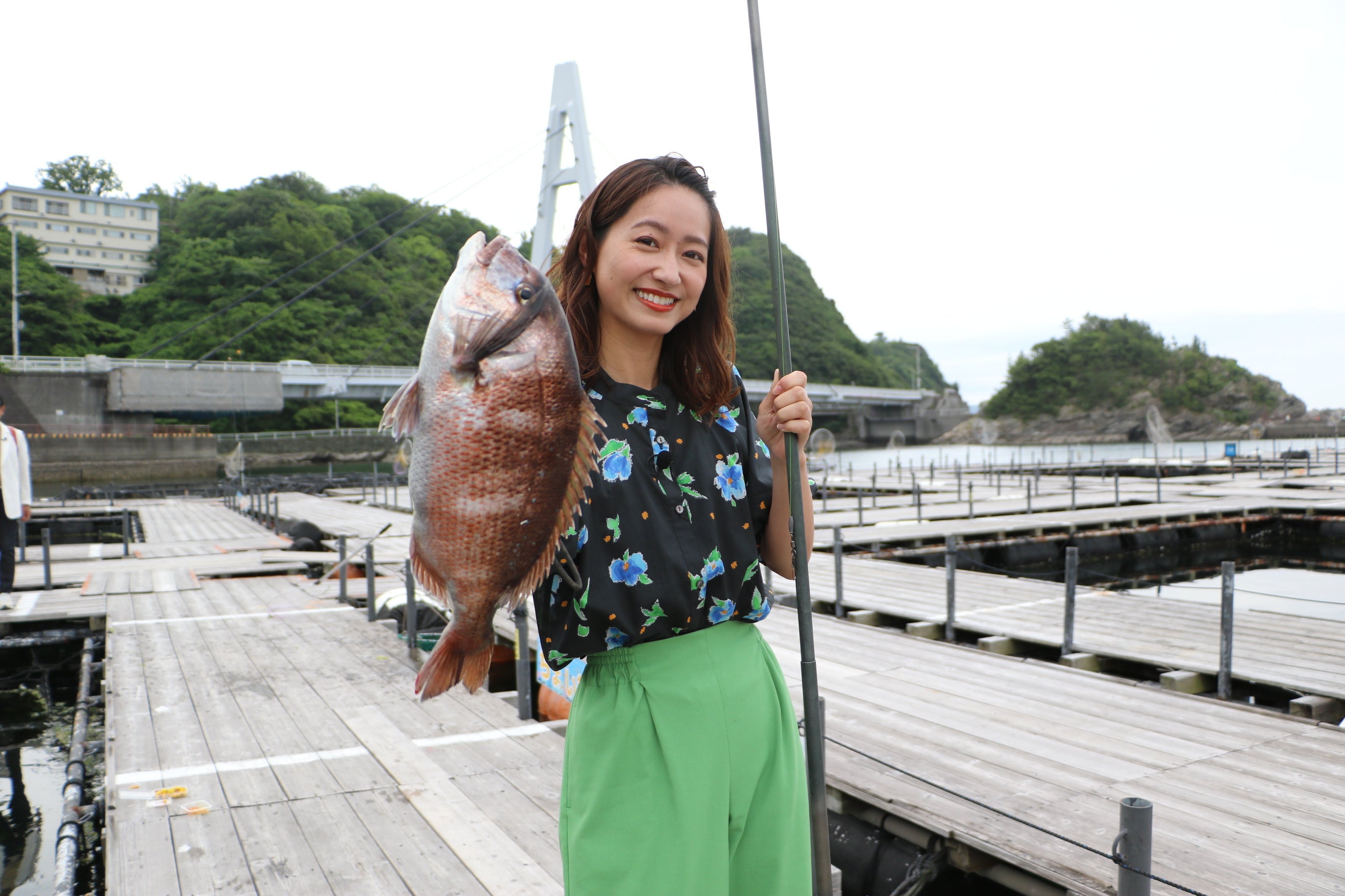 釣り対決の勝者は？