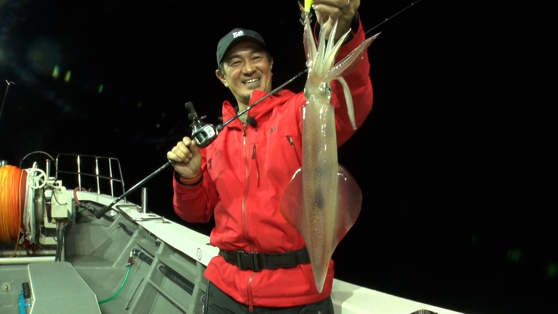 岩城とケンサキイカ　©テレビ大阪