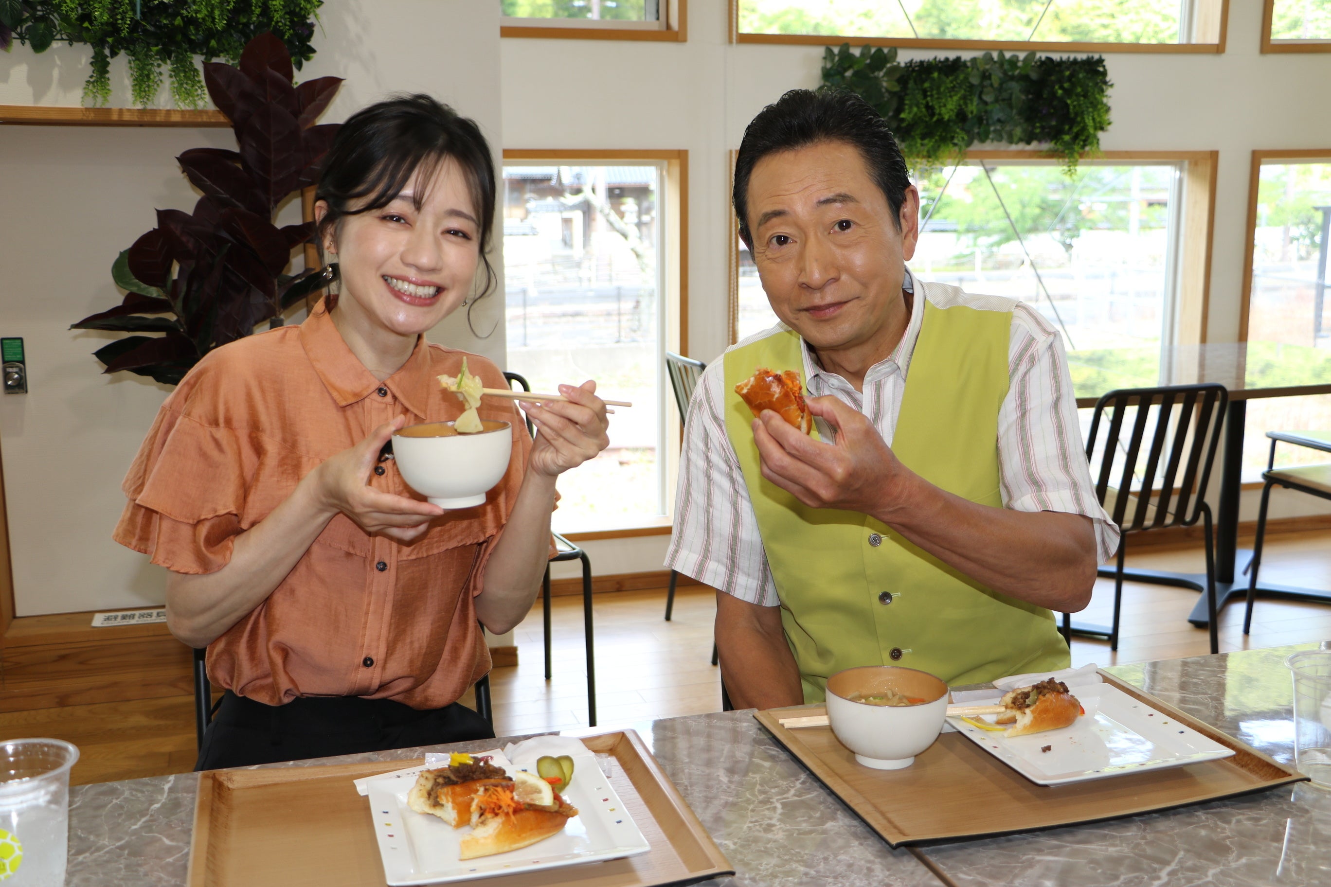 パン屋さんでなぜ豚汁⁉