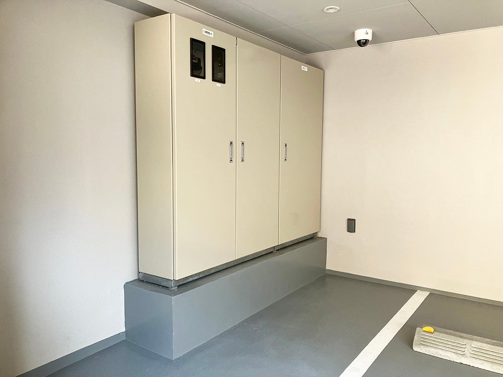 ①引込盤のかさ上げ