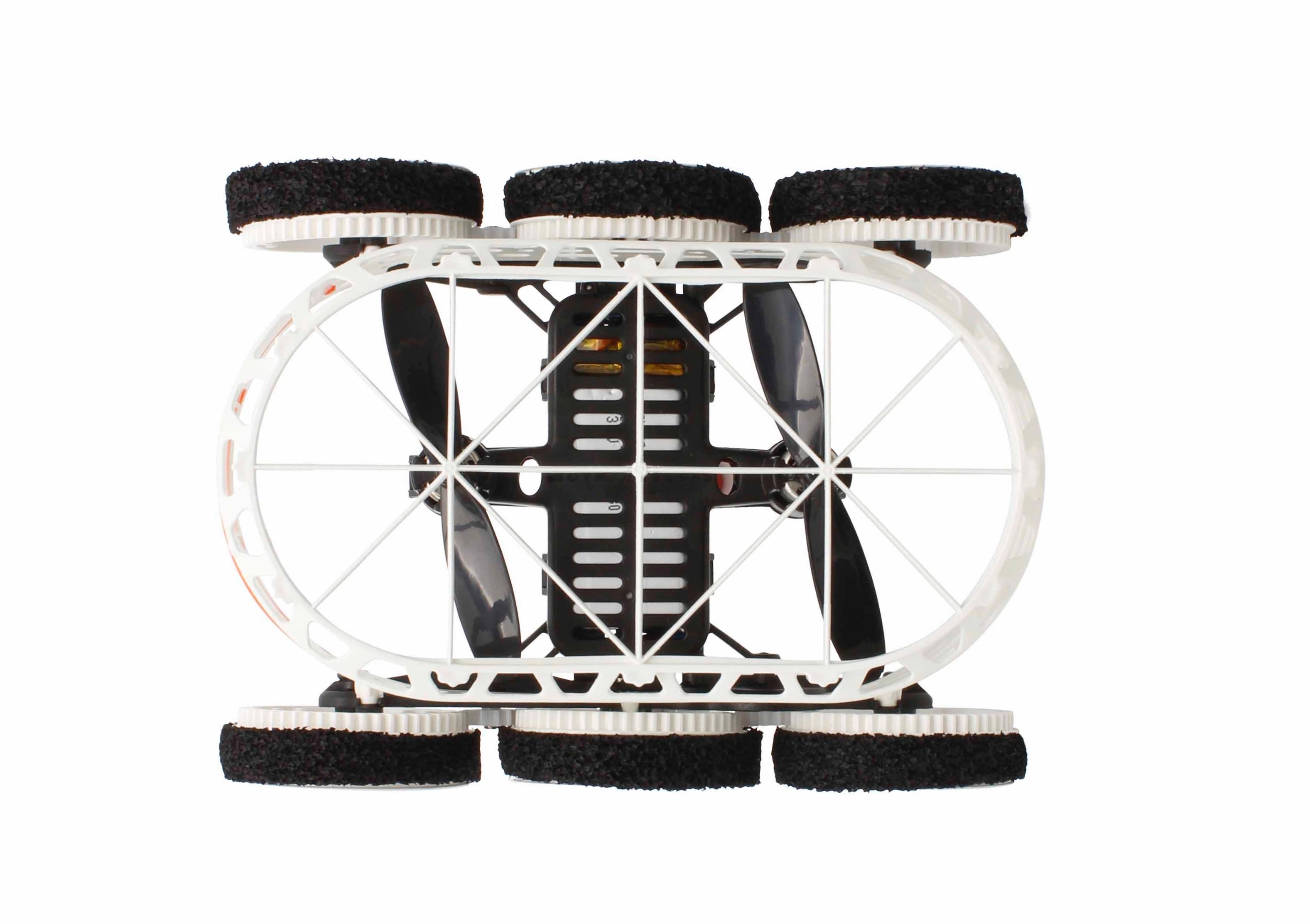 プロペラを覆うようにしてプロペラガードがあるので、破損しにくく安全に楽しむことができる。また、万が一にプロペラが破損した場合でも、交換用プロペラが付属している。