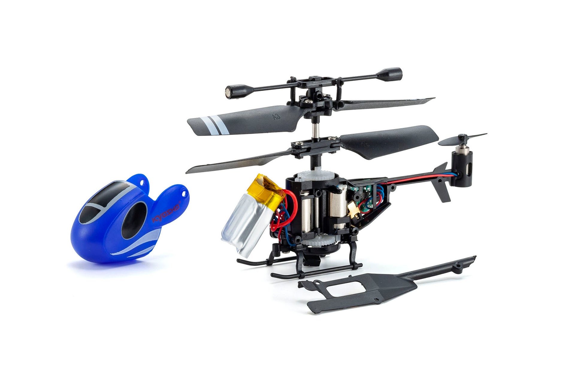 京商株式会社 京商エッグブランドからマイクロヘリコプター 「モスキート」を 発売 3 小さな機体に飛行用モーターとバッテリー、無線操縦用メカがギッシリと詰め込まれる。それでいて飛行性能に重要な要素となる重量を極限まで削った軽量な機体。