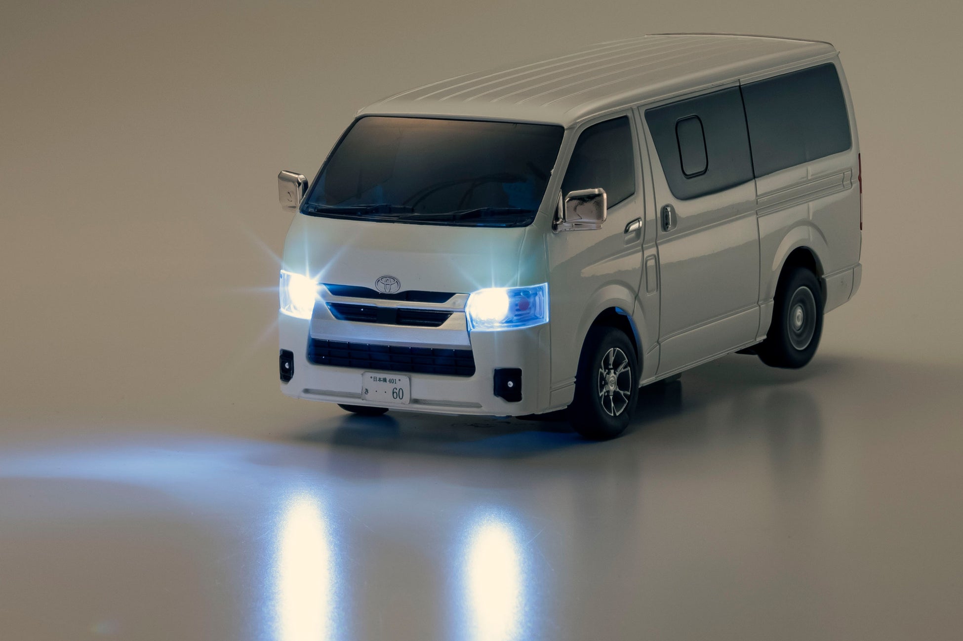 京商株式会社 【京商エッグ】FIRST MINI-Z トヨタ ハイエース スーパーGL が登場 13
