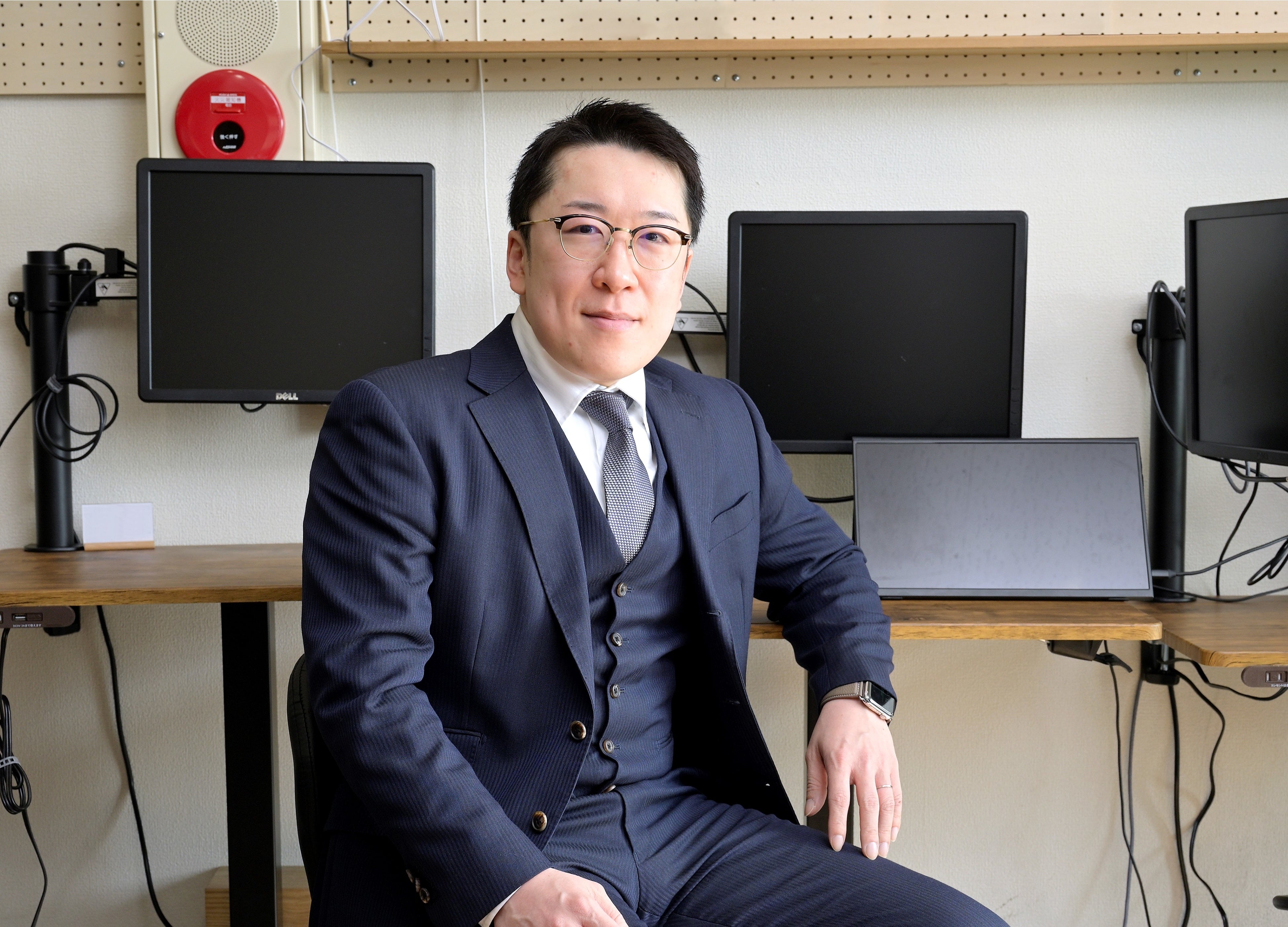 薬剤師からキャリアをスタートさせ、中小企業診断士、ITコーディネータ、MBAなどの資格を手に活躍中の杉山義明さん。