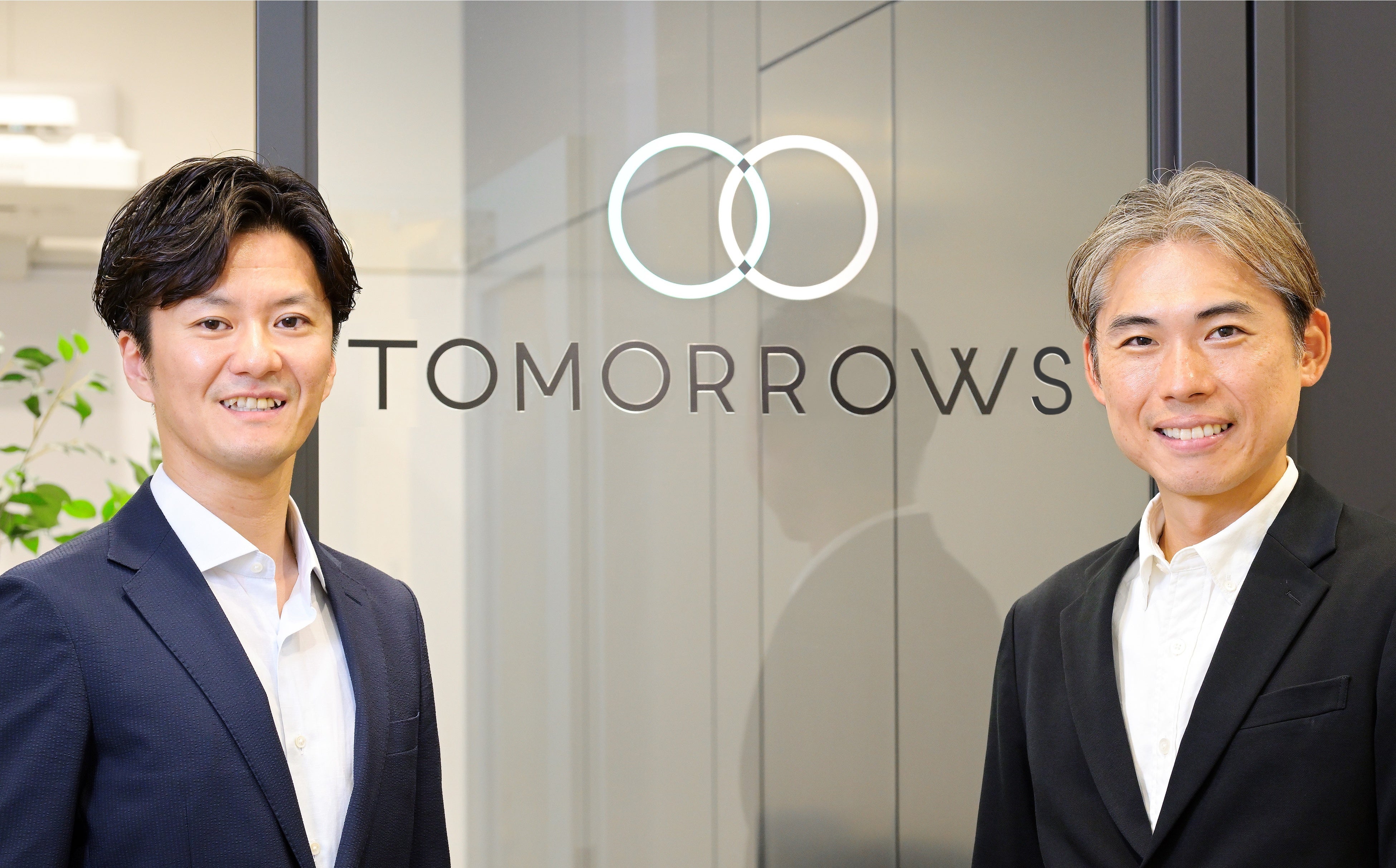 大手税理士法人の同期だった大塚英司さん（左）と角田壮平さん（右）