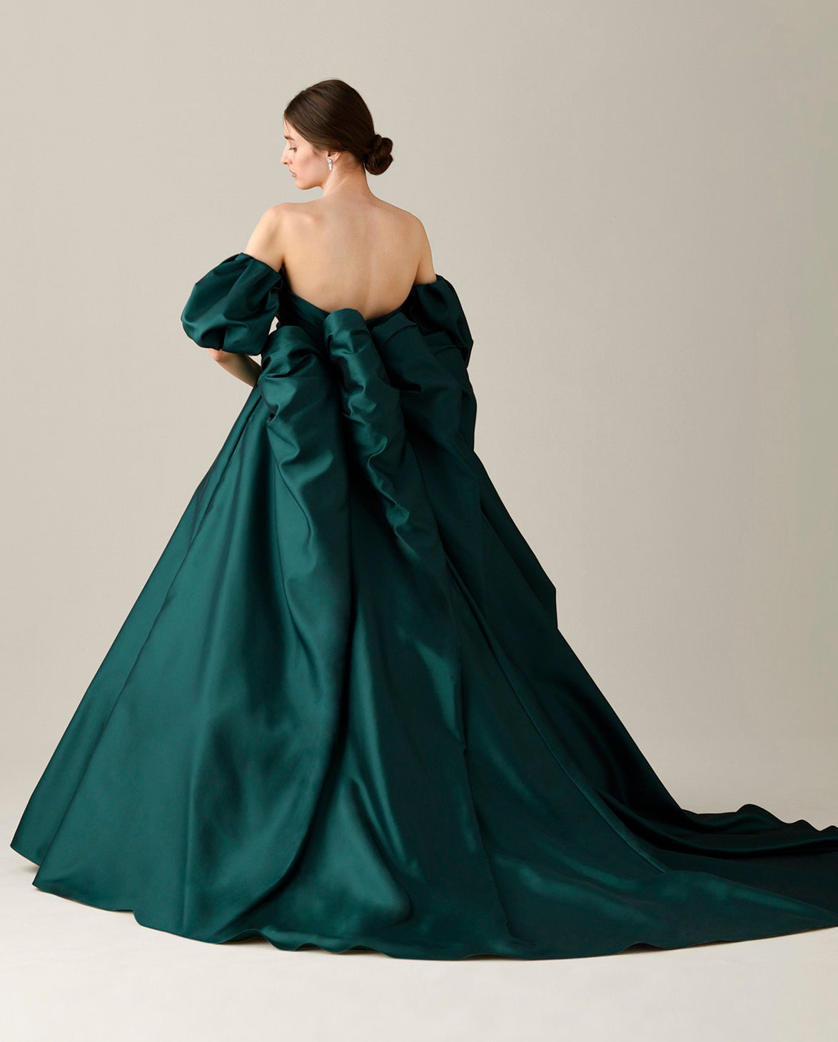 DRESSY ROOM＆Tea】12月のディスプレイドレスはクリスマス仕様に