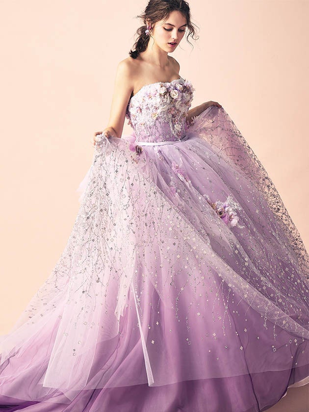 DRESSY CAFE NAGOYA】7.8月のディスプレイドレスは「ANTEPRIMA