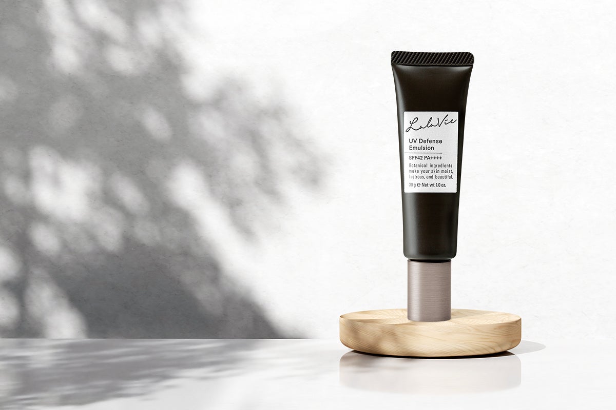 ララヴィ UVディフェンス エマルジョン