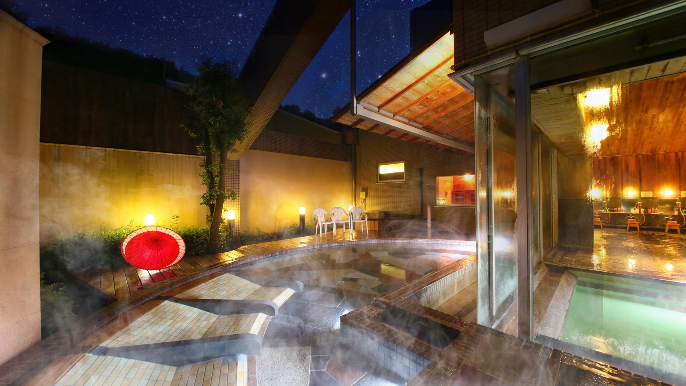 「大江戸温泉物語　君津の森」の露天風呂から見える星空（一例）